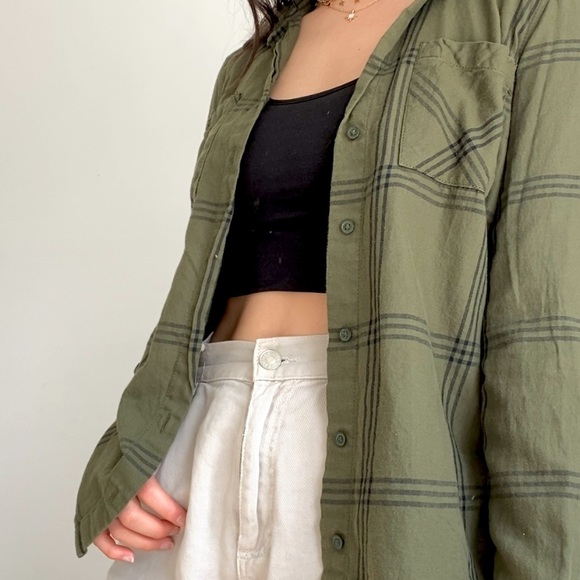 green flannel - Picture 2 of 3